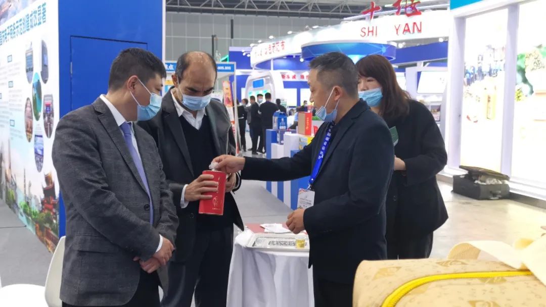 1677748378617181.jpg 1677748378617181.jpg